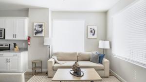 Landing Incredible 2BD Gym Pool