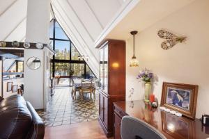 Woodside Hideout - Hop Away from Activities