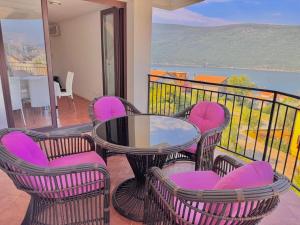 Kumbor sunny port with shared pool