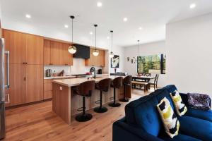 Enjoy Paradise Hot Tub Bike & Beach Equipment