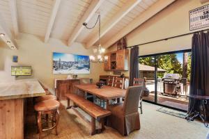 Waters Edge Oasis - Shared Pool & Pier Access