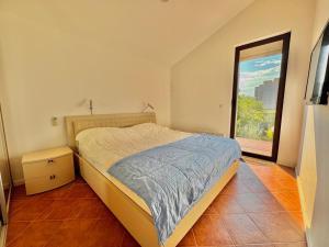 Kumbor sunny port with shared pool