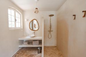 Villas Le Mas des Heures Dorees : photos des chambres