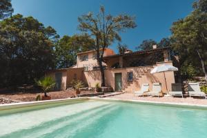 Villas Le Mas des Heures Dorees : photos des chambres