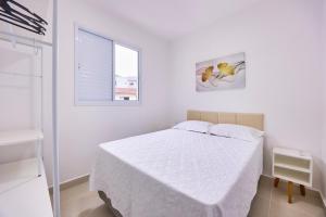 BH05: 1 Quadra d Praia, Ar, Churrasqueira, Piscina