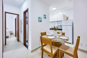 BH05: 1 Quadra d Praia, Ar, Churrasqueira, Piscina