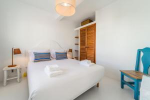 Quiet 2BR House w Garden – Near Beach | By Airnest