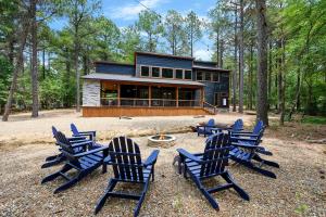 Luxury Cabin- Sleeps 12- Hot Tub - Dog Friendly - Ubytování bez kategorie ve městě Broken Bow