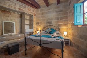 Charming Traditional Farmhouse