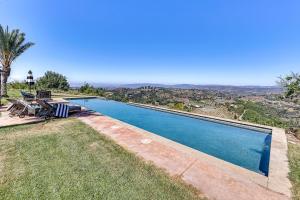 Stunning Valley and Mtn Views Elegant Temecula Home - 3hvězdičkové hotely ve městě Temecula