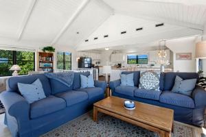 2001 - Points of Views