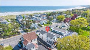 Latitude Adjustment Walk to Beach & Dining