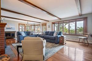 Beachfront and only 30 Steps To Beach