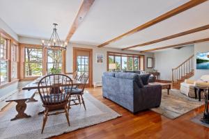 Beachfront and only 30 Steps To Beach