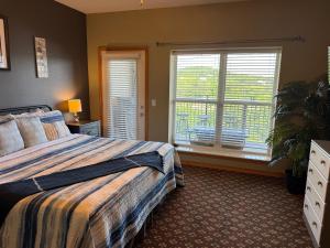 Lake View ~ Elevator Access ~ Free Activity Tickets Included! (CC354)