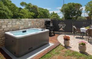 Stunning Home In Umag With Wifi