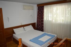 Galanis Studios and Apartments