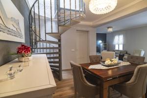 Encantadora Casa De Dos Plantas En Pleno Centro