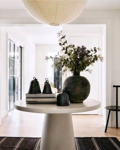 Joels Lane by Rove - 5BR Family Home with Heated Pool Sauna & Gym