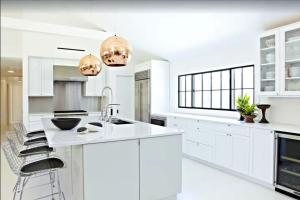 Joels Lane by Rove - 5BR Family Home with Heated Pool Sauna & Gym