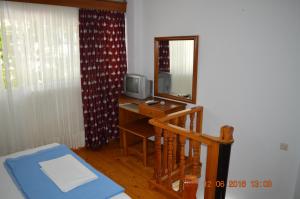 Galanis Studios and Apartments