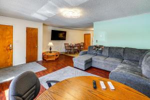 Steps to Chena River - Condo Near Hiking and Tours! - 3hvězdičkové hotely ve městě Fairbanks