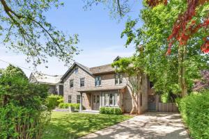 Wells Villa by Rove Travel - Family Home with Pool & Sauna