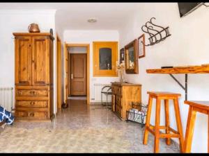 piso con desayuno incluido y vistas a la montaña.