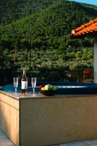 Villarose Suite HotTub SunsetView