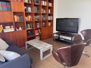 Ampio Appartamento con vista lago, sauna e camino Golf club Margara