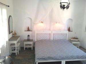 Ostria Studios Sifnos Greece