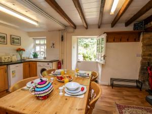 Eskdale View, 5 Hollins Cottages