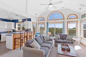 1604 - Back at the Banks