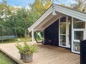 6 person holiday home in Hals-By Traum