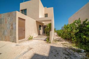 Beachfront Villas with Private Pool Steps to the Sea!