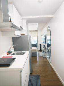 28th Floor Penthouse Studio