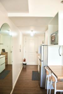 28th Floor Penthouse Studio