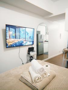 28th Floor Penthouse Studio