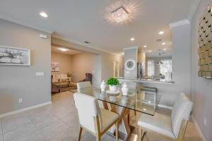 Chic Country Club Condo w Upscale Amenities