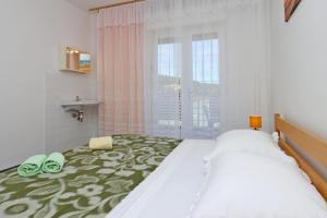 Apartments by the sea Supetarska Draga - Donja, Rab - 5042