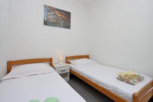 Apartments by the sea Supetarska Draga - Donja, Rab - 5042