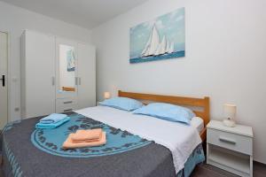 Apartments by the sea Supetarska Draga - Donja, Rab - 5042