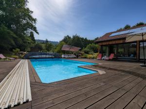 B&B / Chambres d'hotes Chambre spacieuse avec balcon et acces piscine chauffee - FR-1-589-701 : photos des chambres