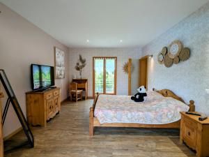 B&B / Chambres d'hotes Chambre spacieuse avec piscine, spa et hammam - FR-1-589-721 : photos des chambres