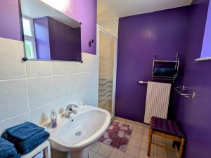 B&B / Chambres d'hotes Chambre Coquelicot au calme, nature et authenticite du 18eme avec petit dejeuner inclus - FR-1-589-702 : photos des chambres