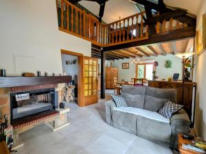 B&B / Chambres d'hotes Chambre familiale avec piscine et SPA a Anould - FR-1-589-708 : photos des chambres