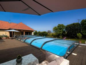 B&B / Chambres d'hotes Chambre familiale avec piscine et SPA a Anould - FR-1-589-708 : photos des chambres