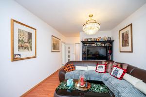 Family-friendly apartments with swimming pool Sukosan, Zadar - 24349