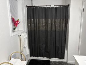 Cozy Studio at the Pecos Village