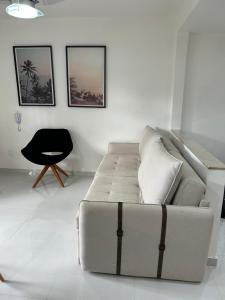 Apto a 100 metros da PRAIA com PISCINA, SAUNA e ESTACIONAMENTO